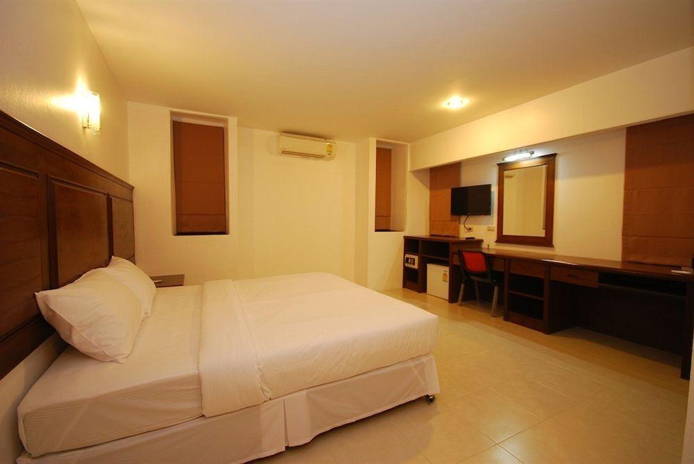 Patong Budget Rooms Esterno foto