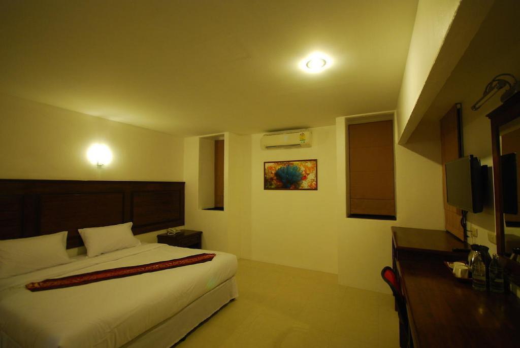 Patong Budget Rooms Esterno foto