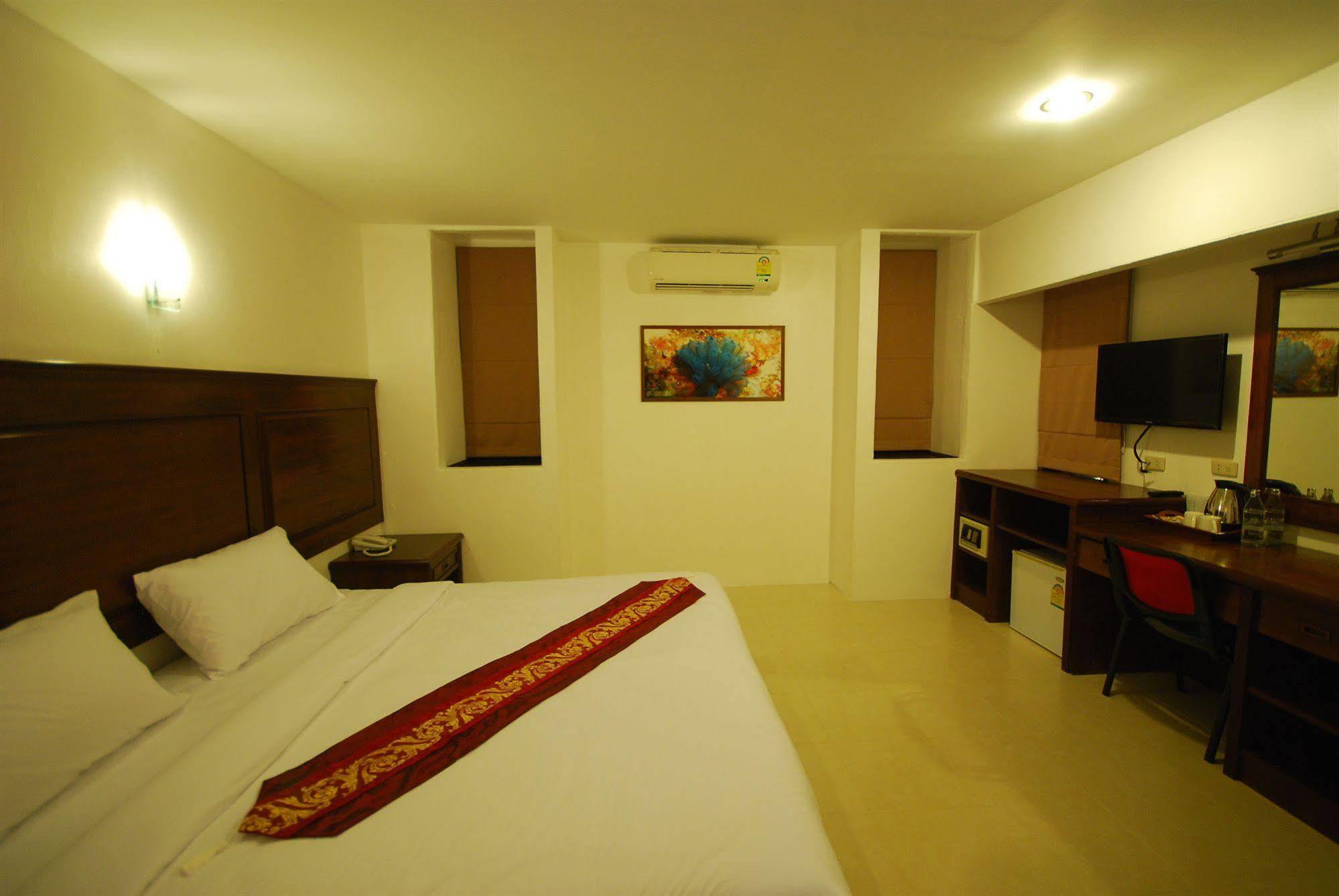 Patong Budget Rooms Esterno foto