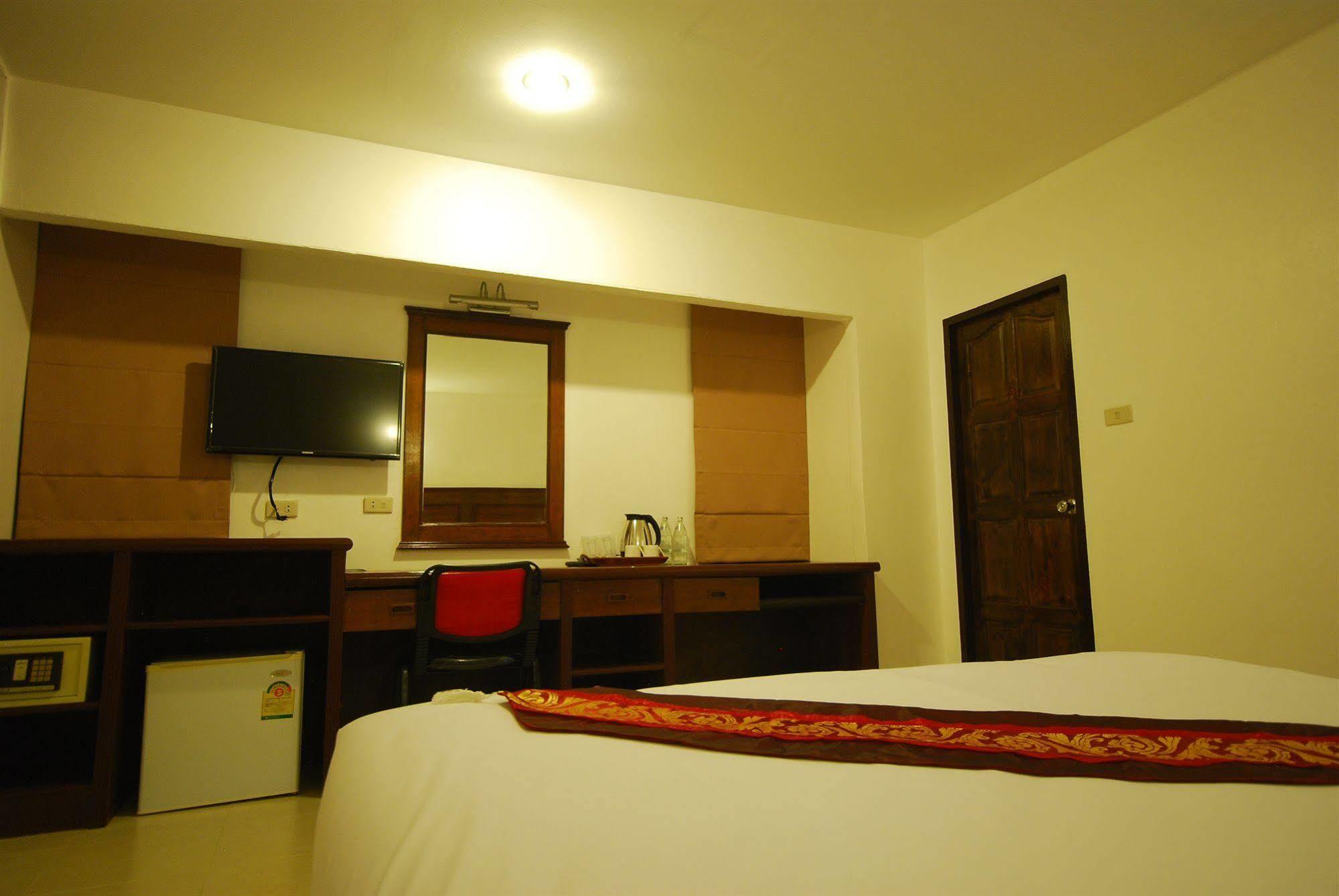 Patong Budget Rooms Esterno foto